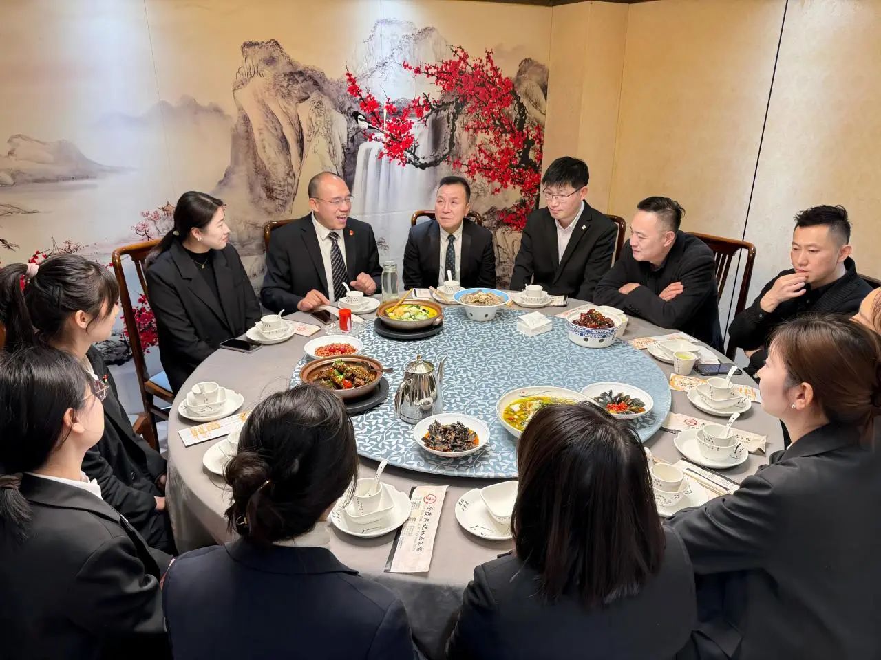 大光路街道党工委及“两新”党组织莅临旁听指导伟易博党支部组织生涯会-伟易博